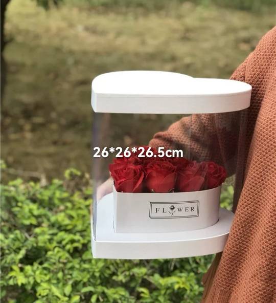 Black Heart-Shape Box with Chocolate & Eternal Roses ~ Caja de corazon negra con rosas eternas y chocolates