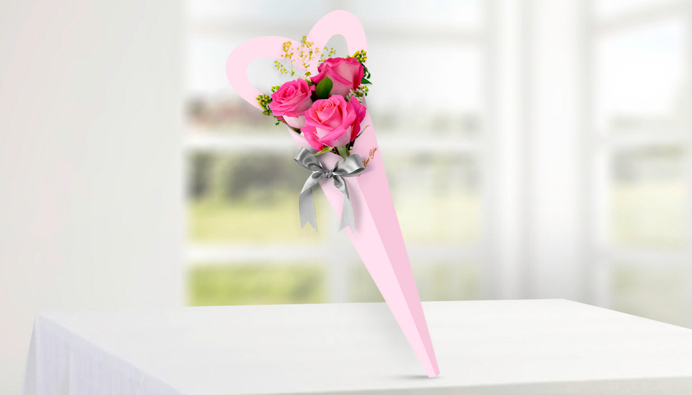Cone of 3 Roses and Candies