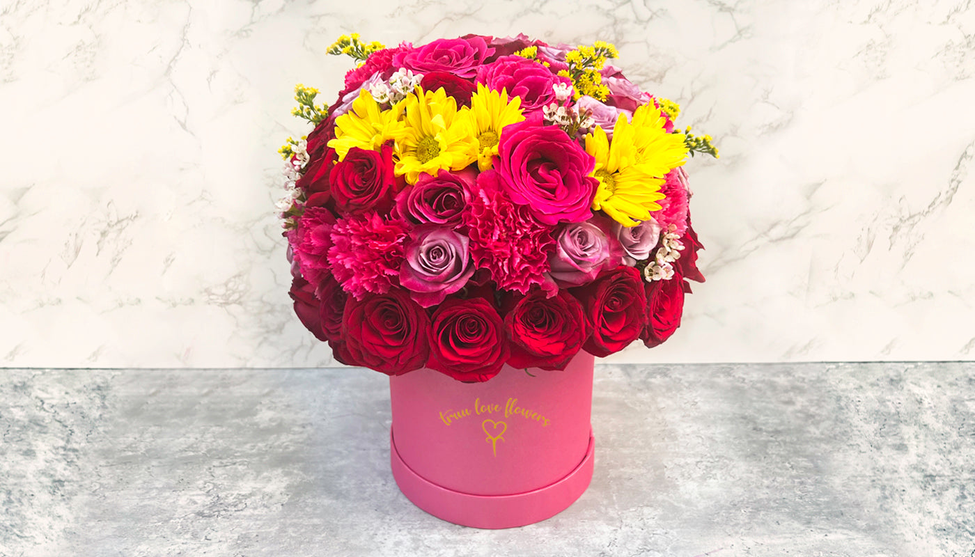 Lovely mix of flowers in Big Roud Box