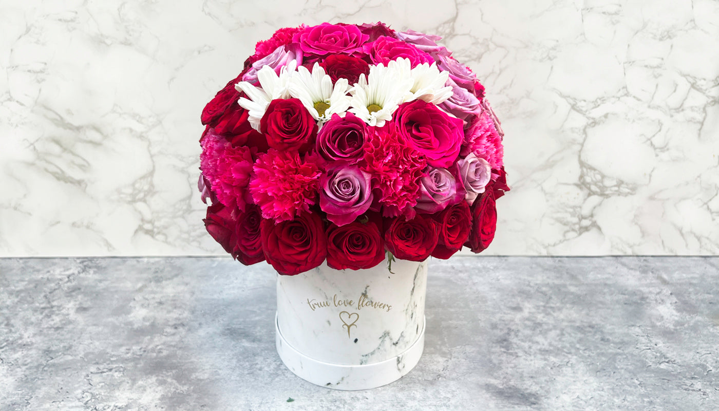 Lovely mix of flowers in Big Roud Box
