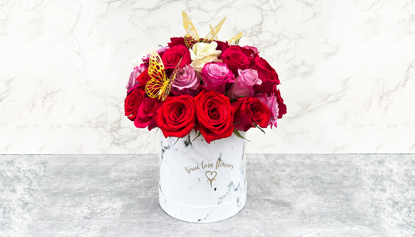 Beautiful 50 Roses Round Boxes