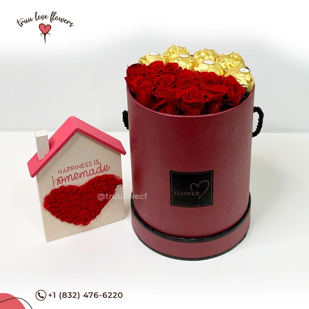 Red round box with red eternity roses and chocolates ~ Caja redonda roja con rosas eternas rojas  y chocolates