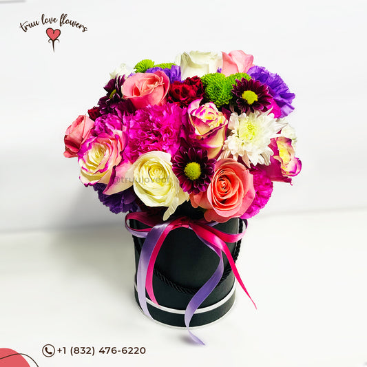 Black round box with flower mix ~ Caja negra redonda con combinacion de flores