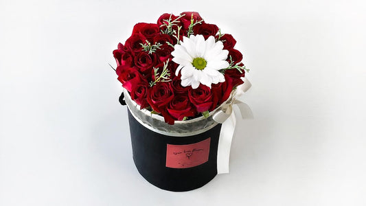 Baby roses round black box ~ caja redonda con rosas