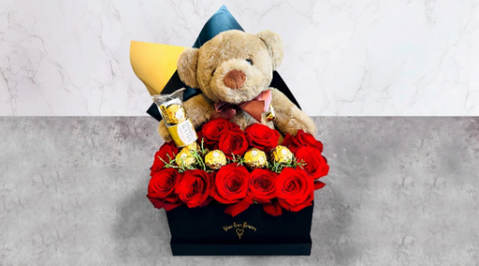 Wonderful teddy bear with roses ~ Maravilloso oso con rosas