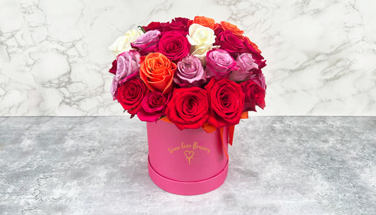 Beautiful 50 Roses Round Boxes